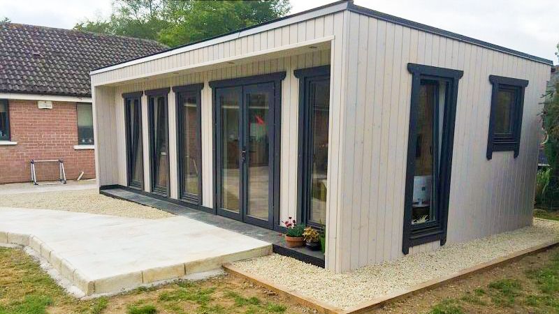 Garden Room Log Cabin Outside right