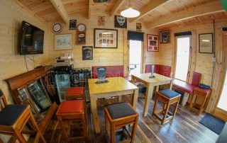 How-do-you-decorate-a-rustic-Pub log cabin